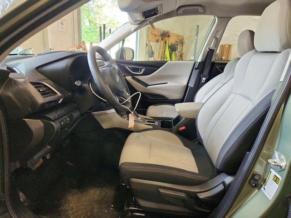 2021 SUBARU FORESTER — DENT