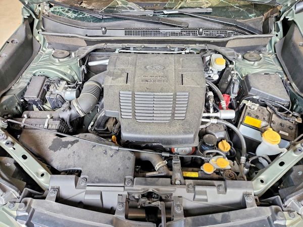 2021 SUBARU FORESTER — Engine bay
