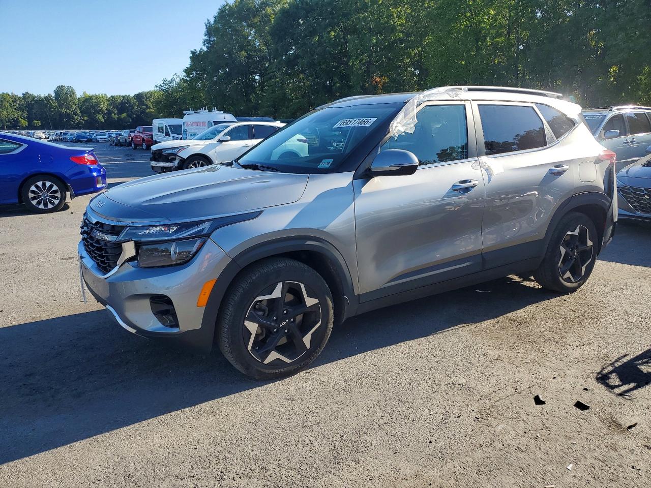 2024 KIA SELTOS — Front 3/4