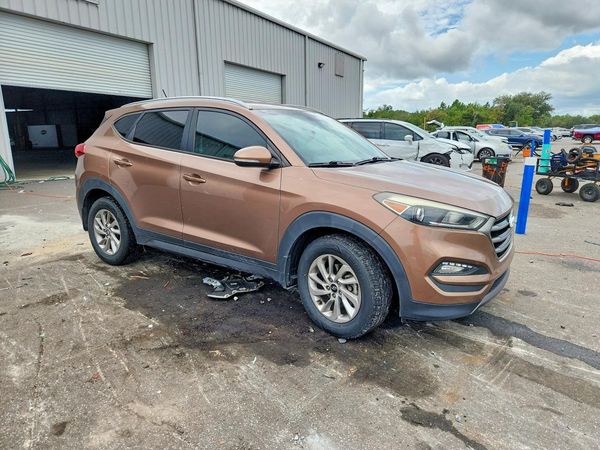 2016 HYUNDAI TUCSON — Passenger 3/4