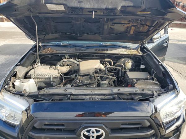 2016 TOYOTA TACOMA — Engine bay
