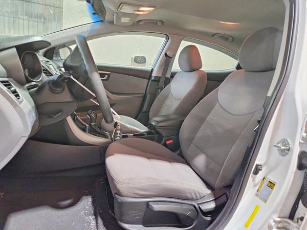 2016 HYUNDAI ELANTRA — DENT