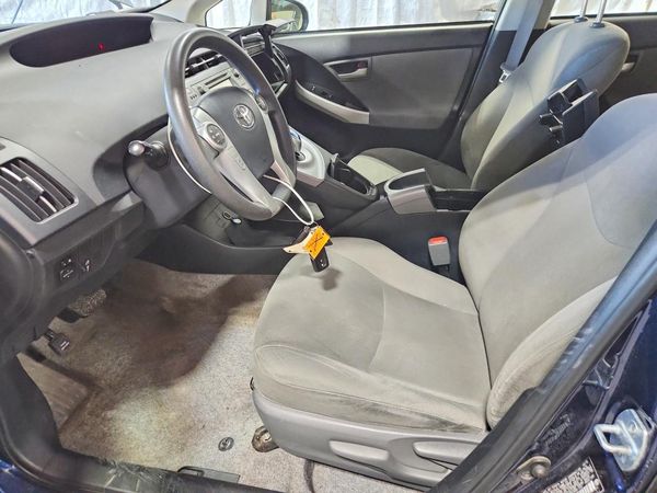 2015 TOYOTA PRIUS — DENT