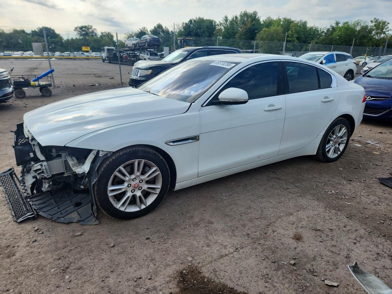 2018 JAGUAR XE — Front 3/4