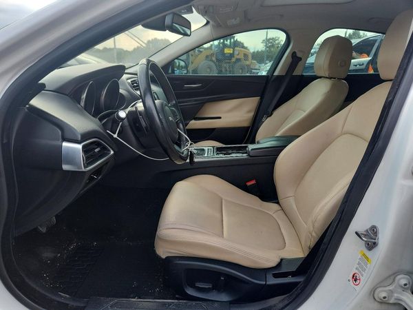 2018 JAGUAR XE — DENT