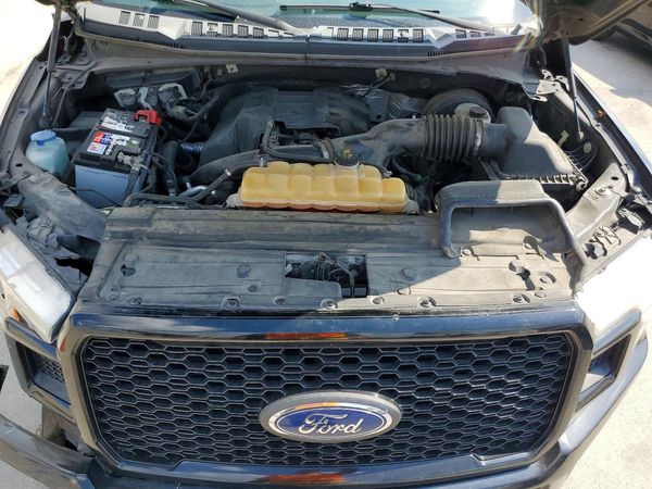 2018 FORD F150 — Engine bay