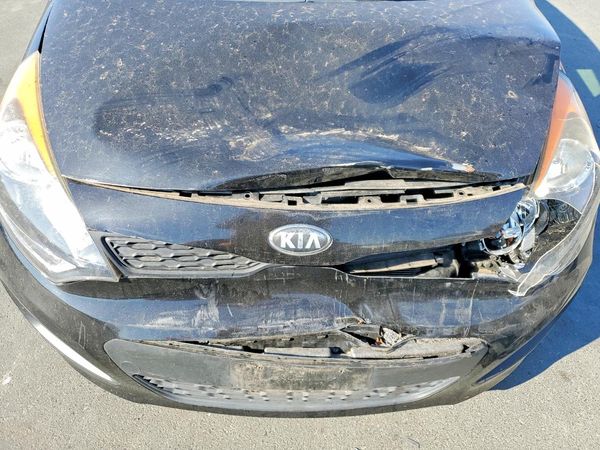 2013 KIA RIO LX — Engine bay
