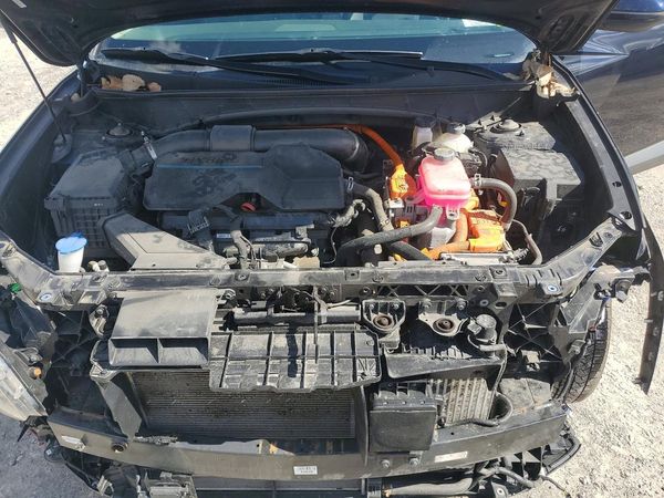 2024 HYUNDAI TUCSON — Engine bay
