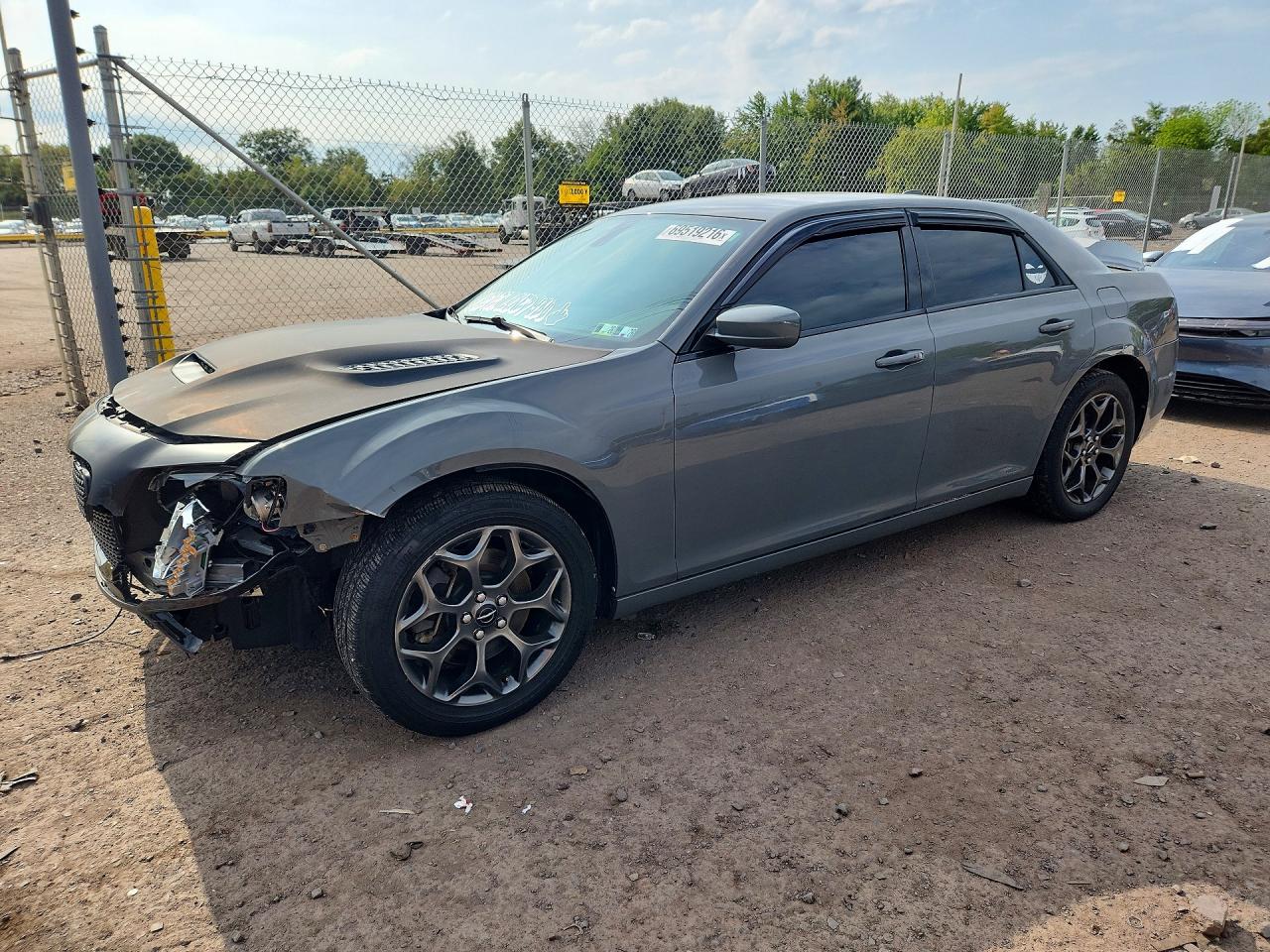 2018 CHRYSLER 300 — Front 3/4