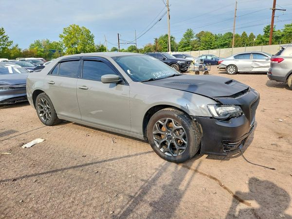2018 CHRYSLER 300 — Passenger 3/4