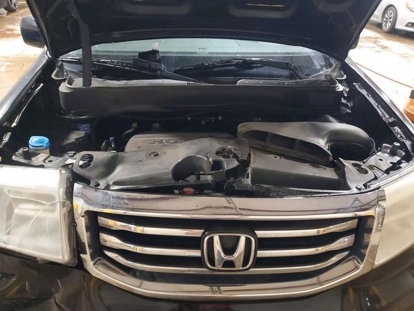2012 HONDA PILOT EX-L — Engine bay
