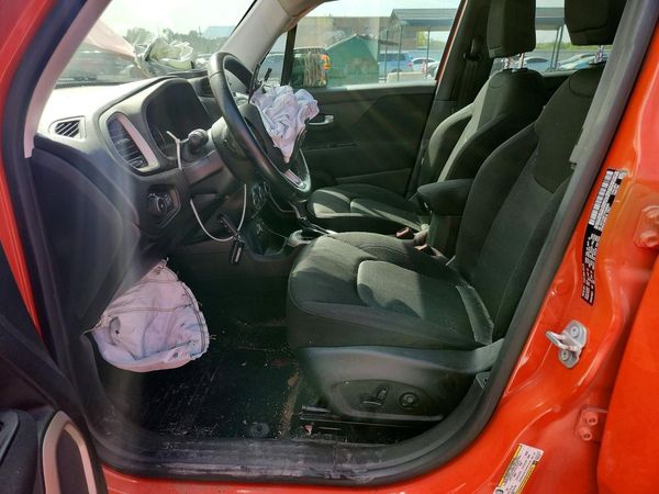 2015 JEEP RENEGADE — DENT