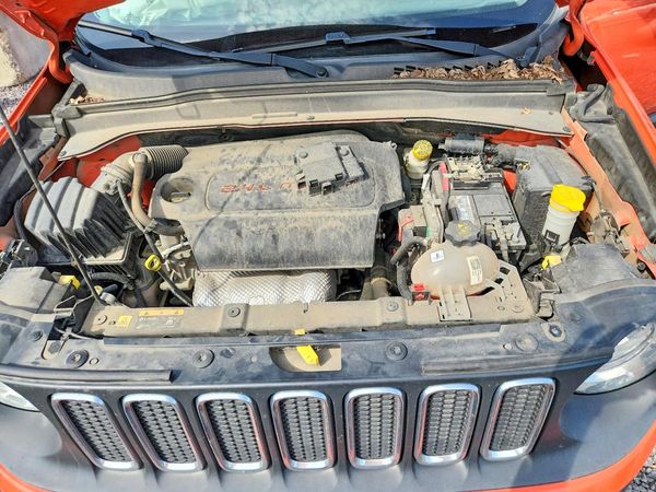 2015 JEEP RENEGADE — Engine bay