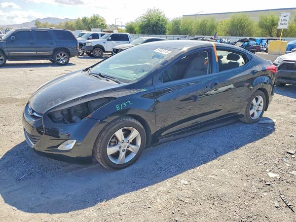 2013 HYUNDAI ELANTRA — Front 3/4