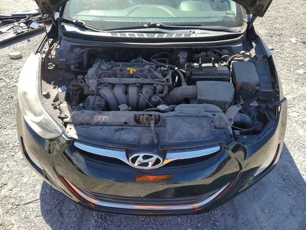 2013 HYUNDAI ELANTRA — Engine bay