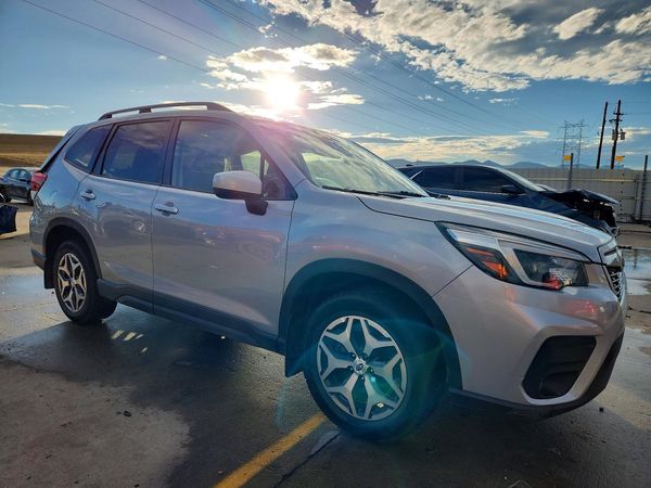 2021 SUBARU FORESTER — Passenger 3/4