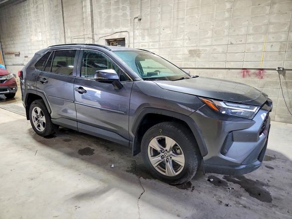 2022 TOYOTA RAV4 — Passenger 3/4