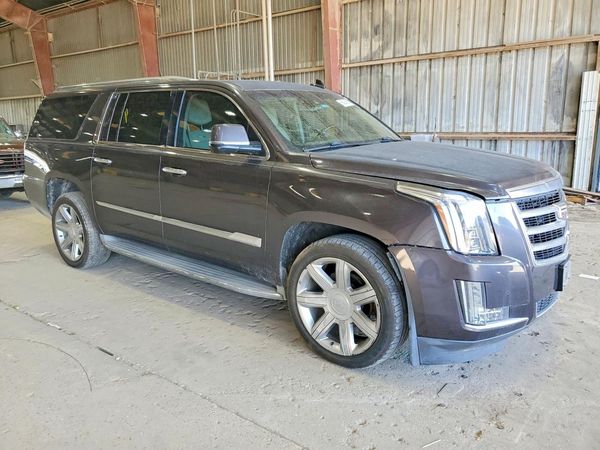 2015 CADILLAC ESCALADE — Passenger 3/4