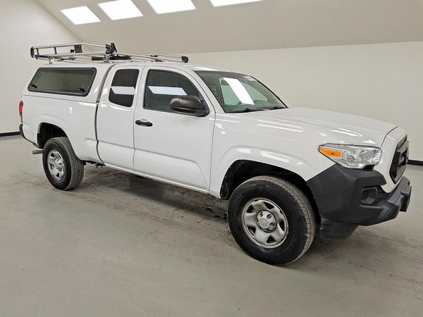 2022 TOYOTA TACOMA SR5 — Passenger 3/4