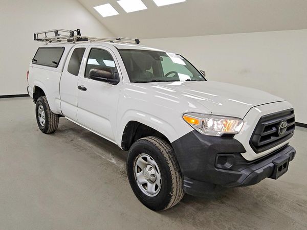 2022 TOYOTA TACOMA SR5 — Passenger 3/4