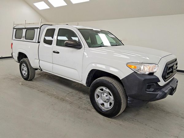 2022 TOYOTA TACOMA SR5 — Passenger 3/4