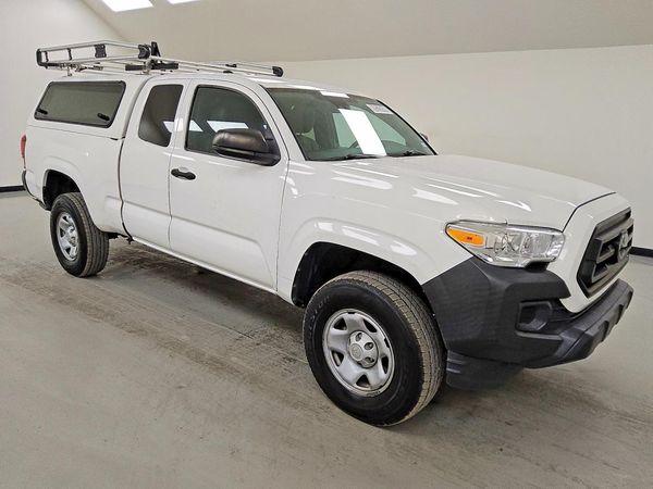 2022 TOYOTA TACOMA SR5 — Passenger 3/4