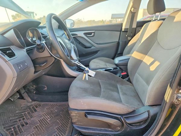 2016 HYUNDAI ELANTRA — DENT
