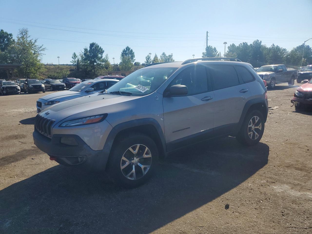 2017 JEEP CHEROKEE Trailhawk — Front 3/4