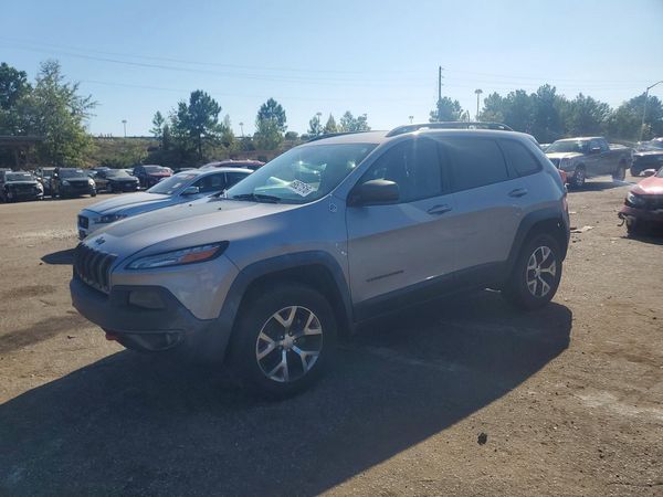 2017 JEEP CHEROKEE Trailhawk — Front 3/4