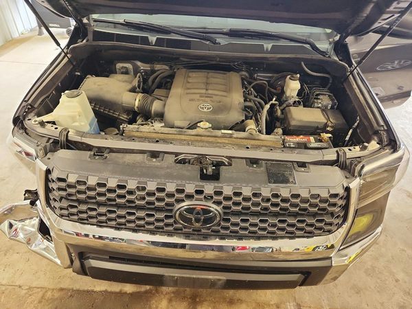 2020 TOYOTA TUNDRA — Engine bay