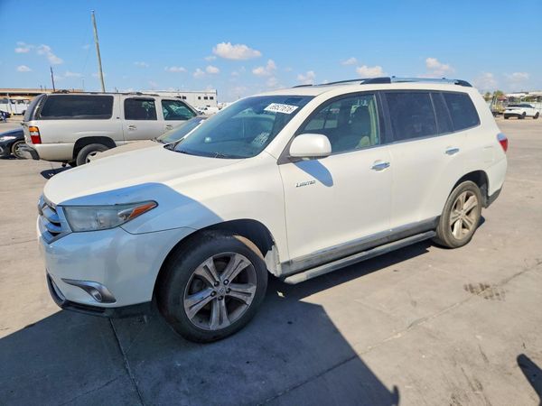 2012 TOYOTA HIGHLANDER — DSFA — Front 3/4