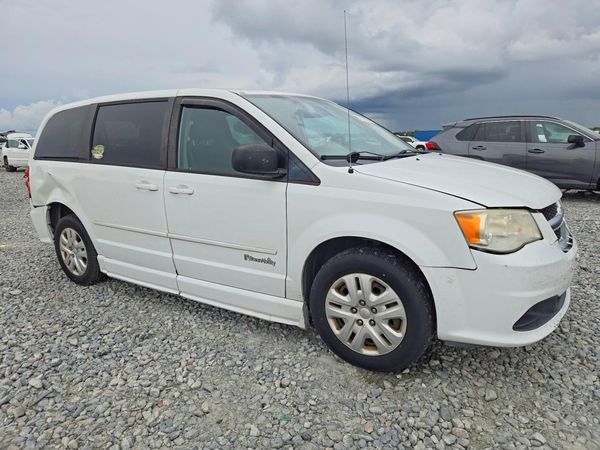 2016 DODGE GRAND CARAVAN SE — Passenger 3/4