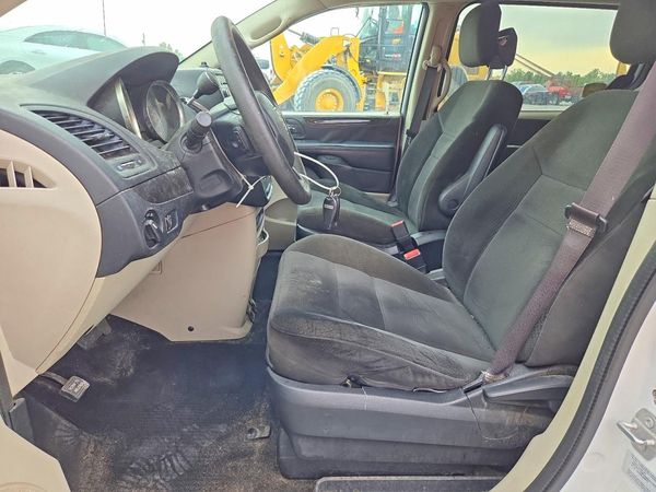 2016 DODGE GRAND CARAVAN SE — DENT