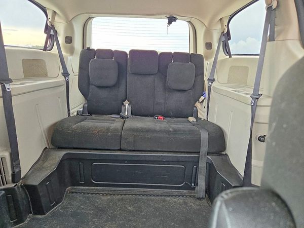 2016 DODGE GRAND CARAVAN SE — SUVN