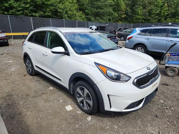 2019 KIA NIRO FE (HEV), LX (HEV) — Passenger 3/4
