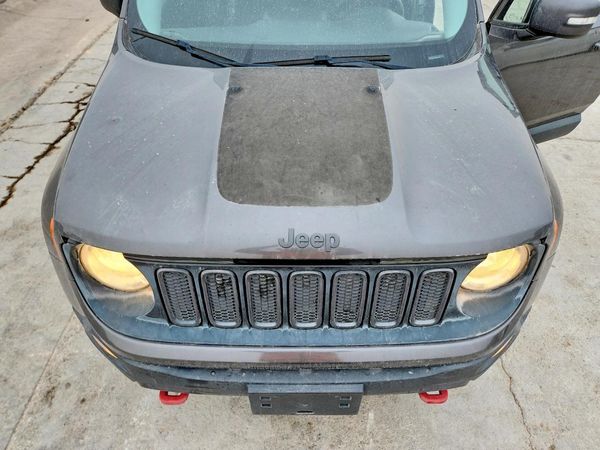 2017 JEEP RENEGADE Trailhawk — Engine bay