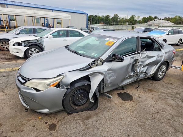 2016 TOYOTA CAMRY — DSFA — Front 3/4