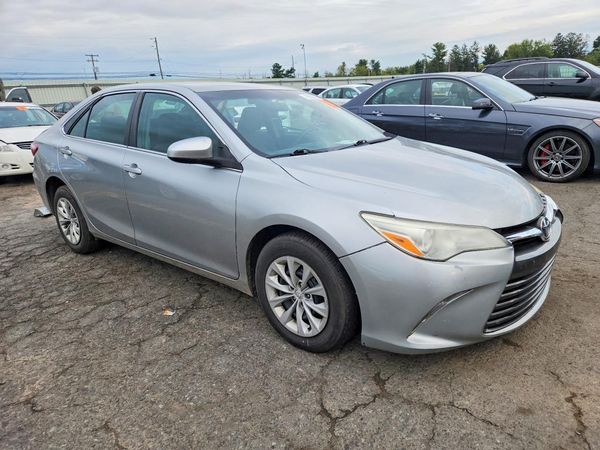 2016 TOYOTA CAMRY — Passenger 3/4