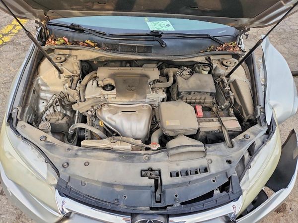 2016 TOYOTA CAMRY — Engine bay