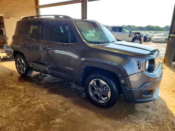 2017 JEEP RENEGADE SPORT 4X2 — Passenger 3/4