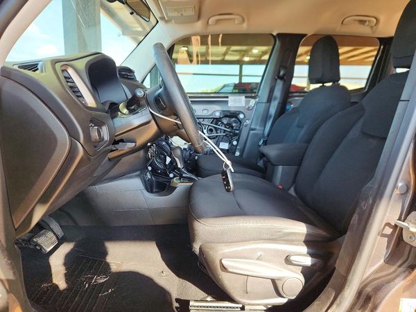 2017 JEEP RENEGADE SPORT 4X2 — DENT