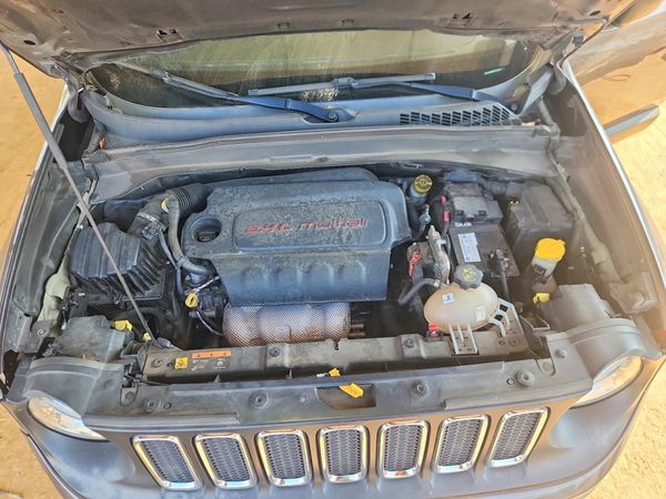 2017 JEEP RENEGADE SPORT 4X2 — Engine bay
