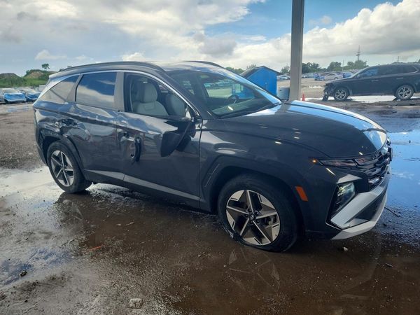 2025 HYUNDAI TUCSON — Passenger 3/4