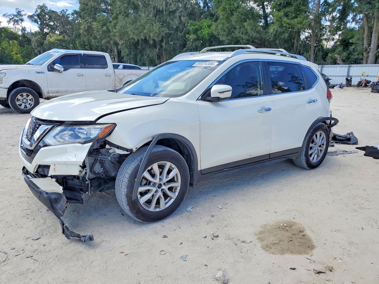 2019 NISSAN ROGUE — Front 3/4