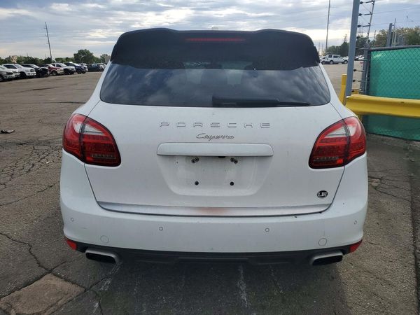 2013 PORSCHE CAYENNE — DIRR