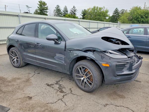 2026 PORSCHE MACAN Macan, Macan T — Passenger 3/4
