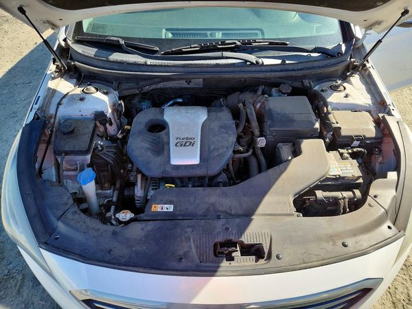 2015 HYUNDAI SONATA SE, ECO — Engine bay