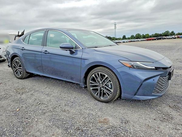 2026 TOYOTA CAMRY — Passenger 3/4