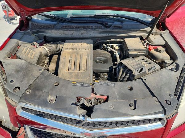 2013 CHEVROLET EQUINOX 1LT — Engine bay