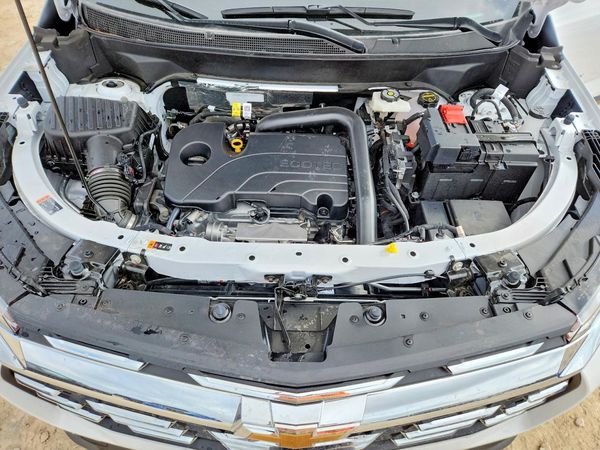2026 CHEVROLET EQUINOX 1LT — Engine bay
